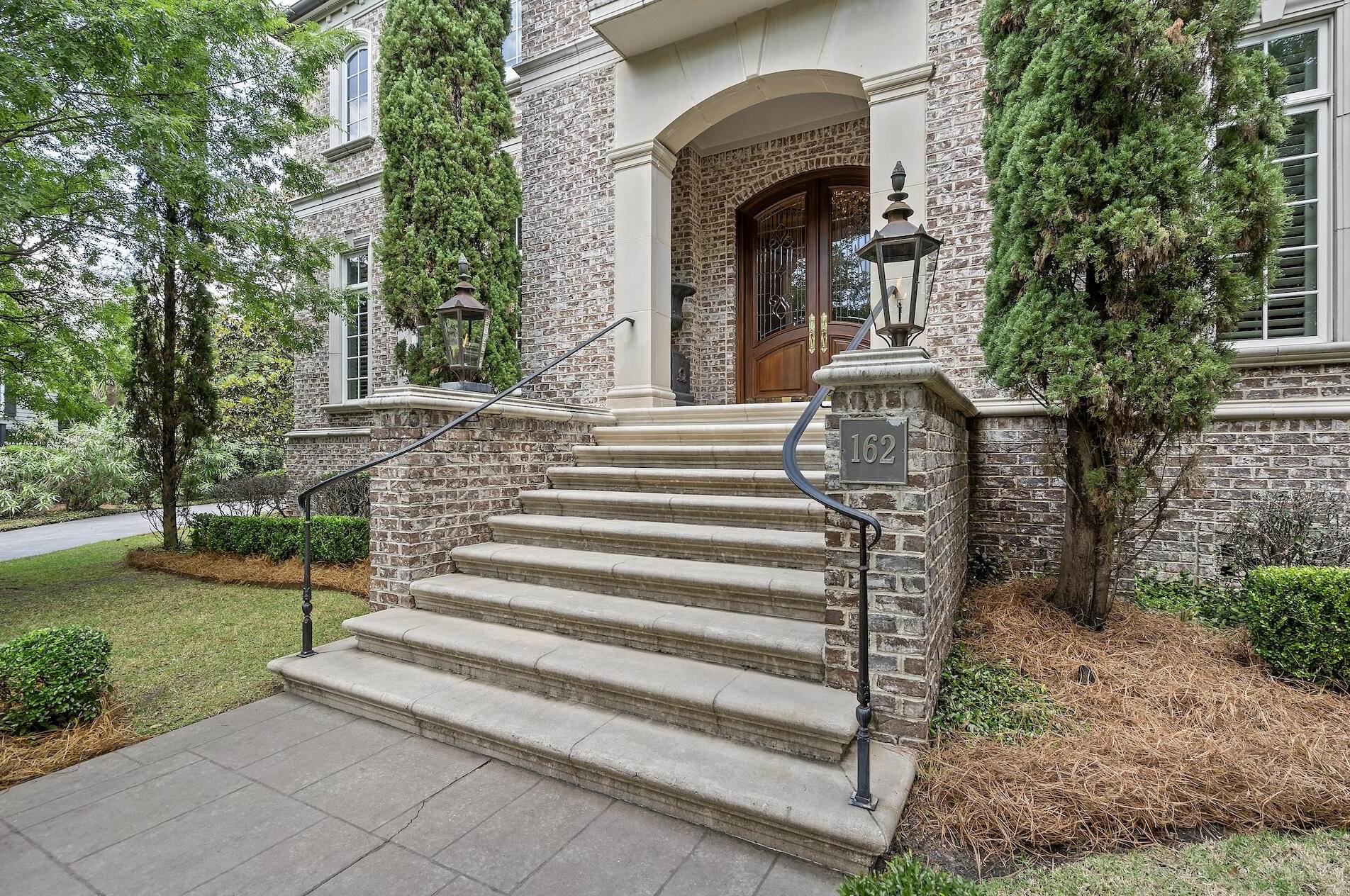 162 Balfour Dr, Charleston, SC 29492-8041