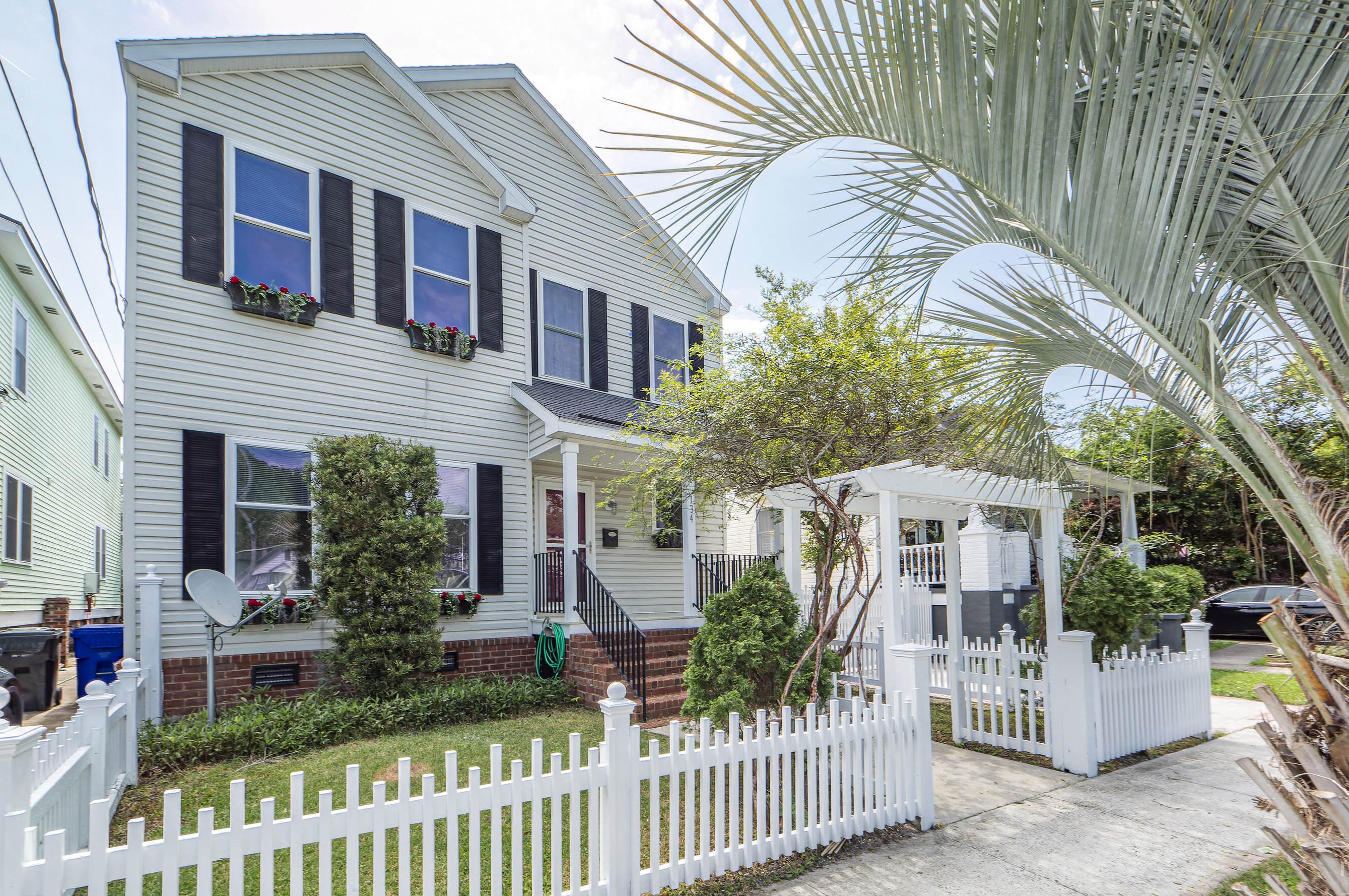 134 Darlington Ave, Charleston, SC 29403-3210