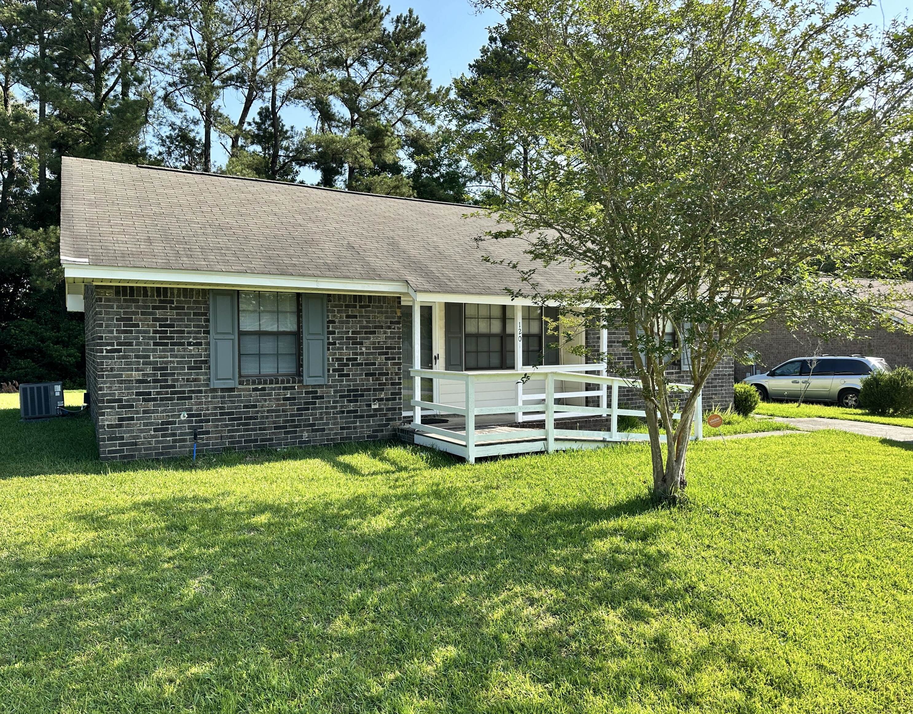 120 Underbrush Ct, Moncks Corner, SC 29461-3538