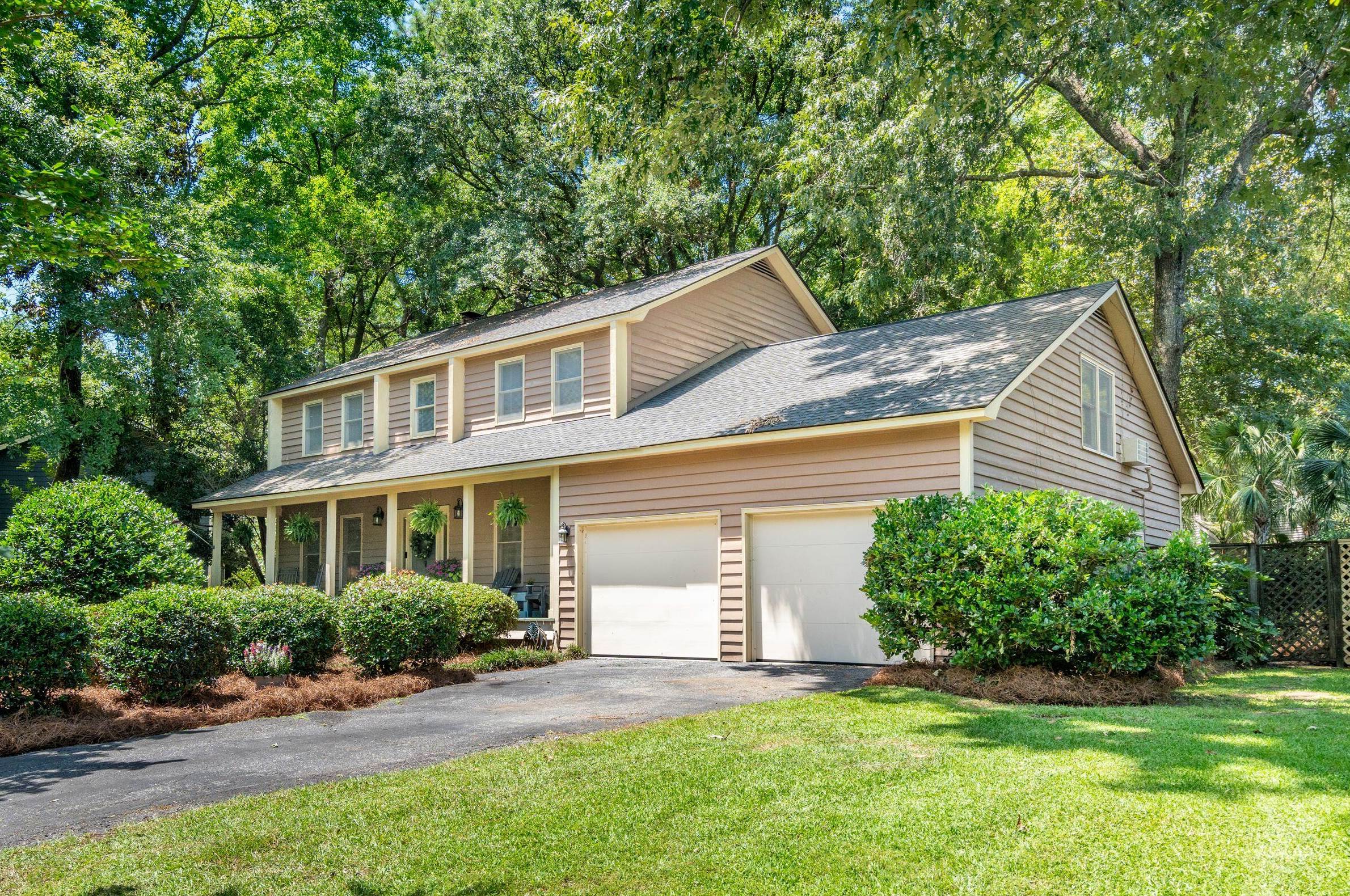 16 Arabian Dr, Charleston SC  29407-9678 exterior