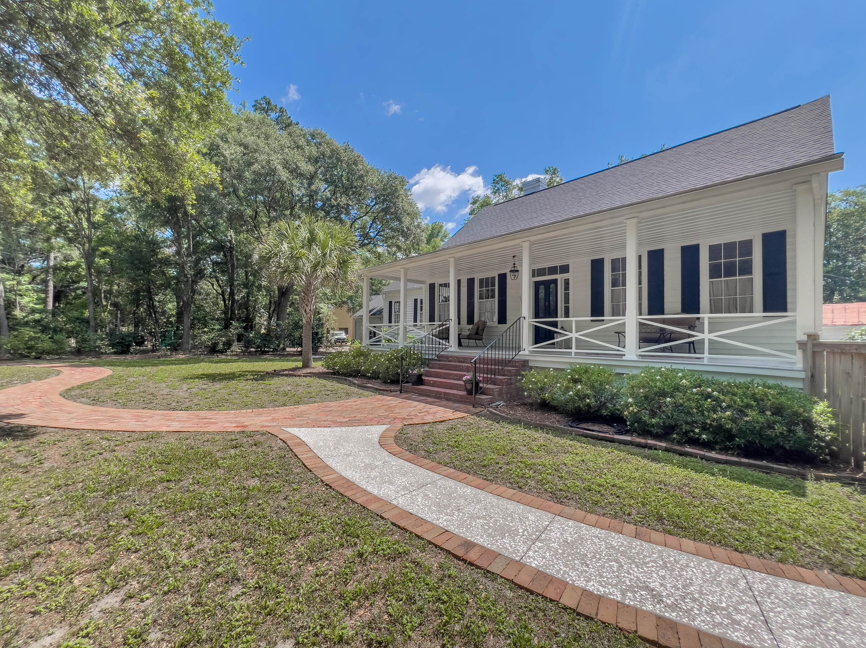 111 Carolina Ave E, Summerville, SC 29483