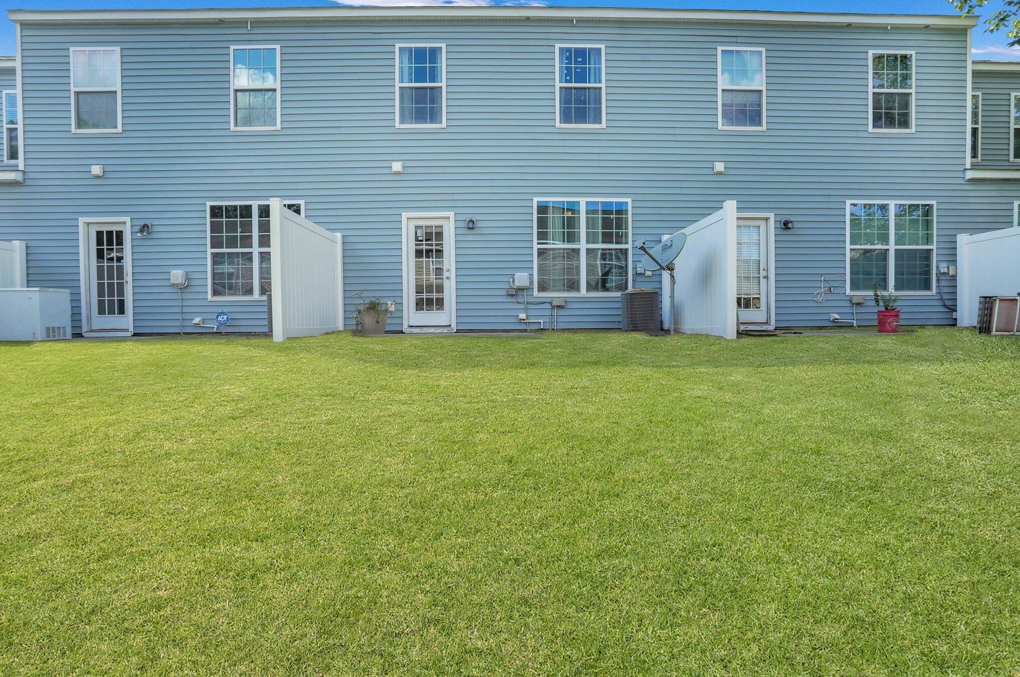 2504 Stadium Dr, Charleston SC  29406-6606 exterior