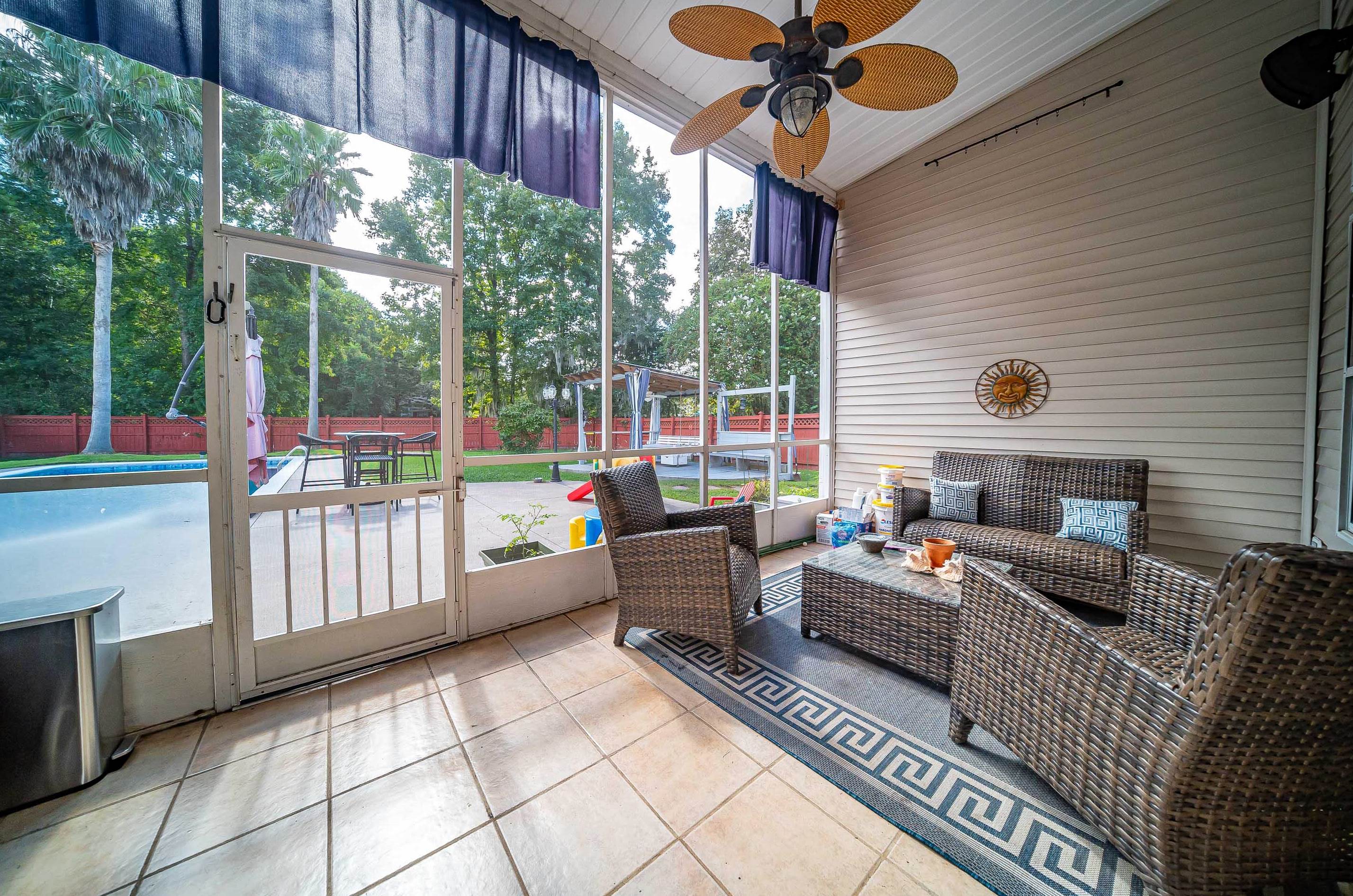 421 Blue Jasmine Ln, Charleston SC 29414-9060 exterior