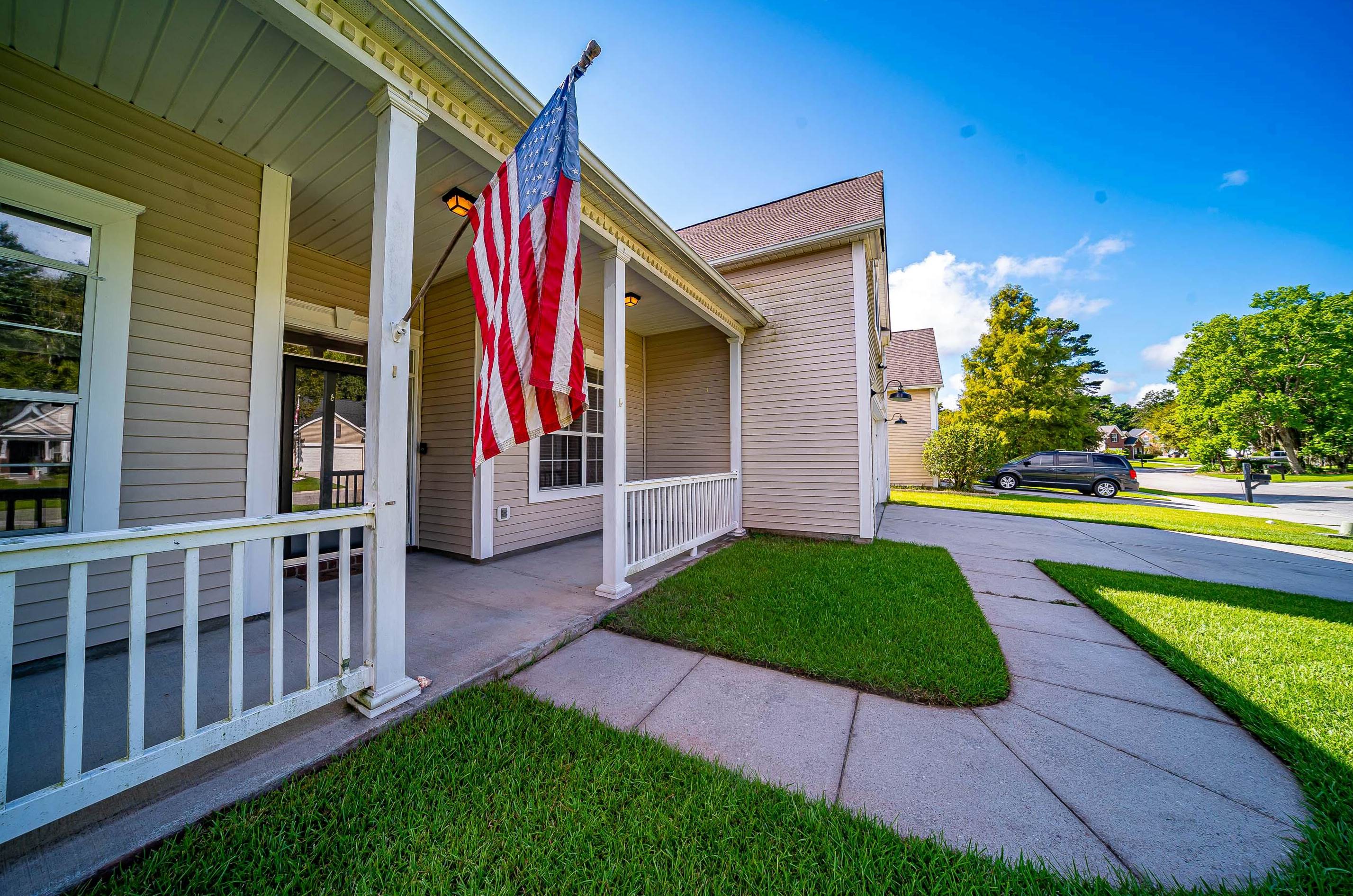 421 Blue Jasmine Ln, Charleston SC 29414-9060 exterior