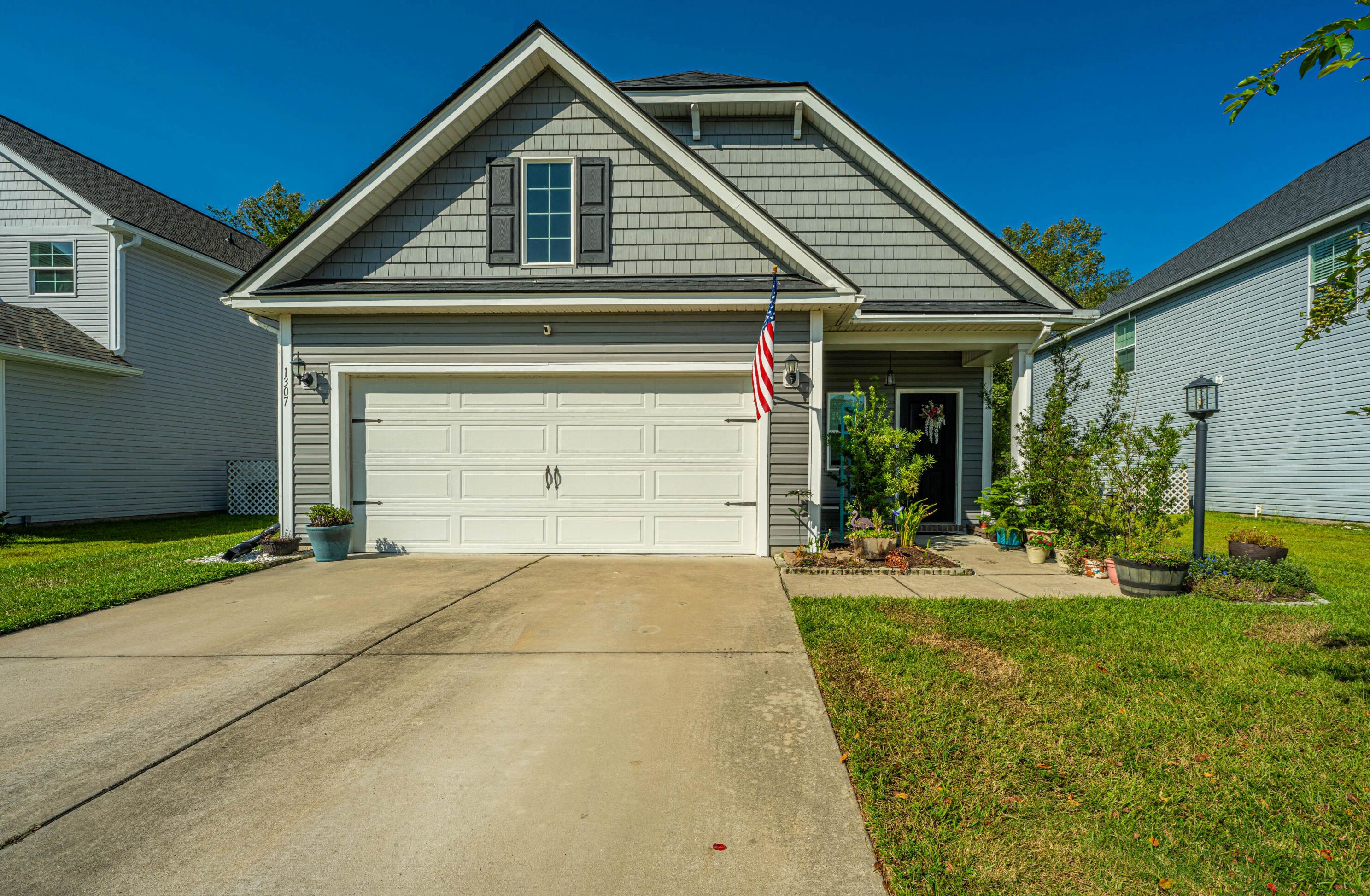 1307 Discovery Dr, Ladson, SC 29456