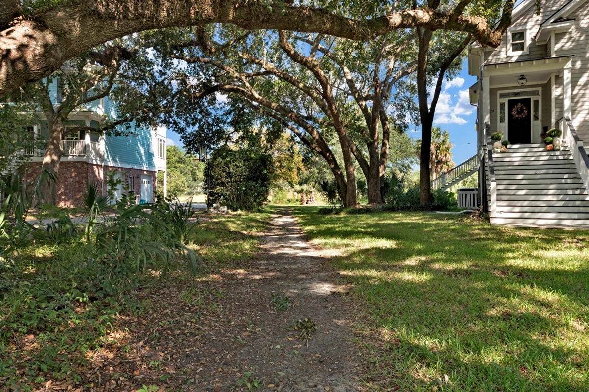 234 Ashmont Dr, Charleston SC 29492-7811 exterior