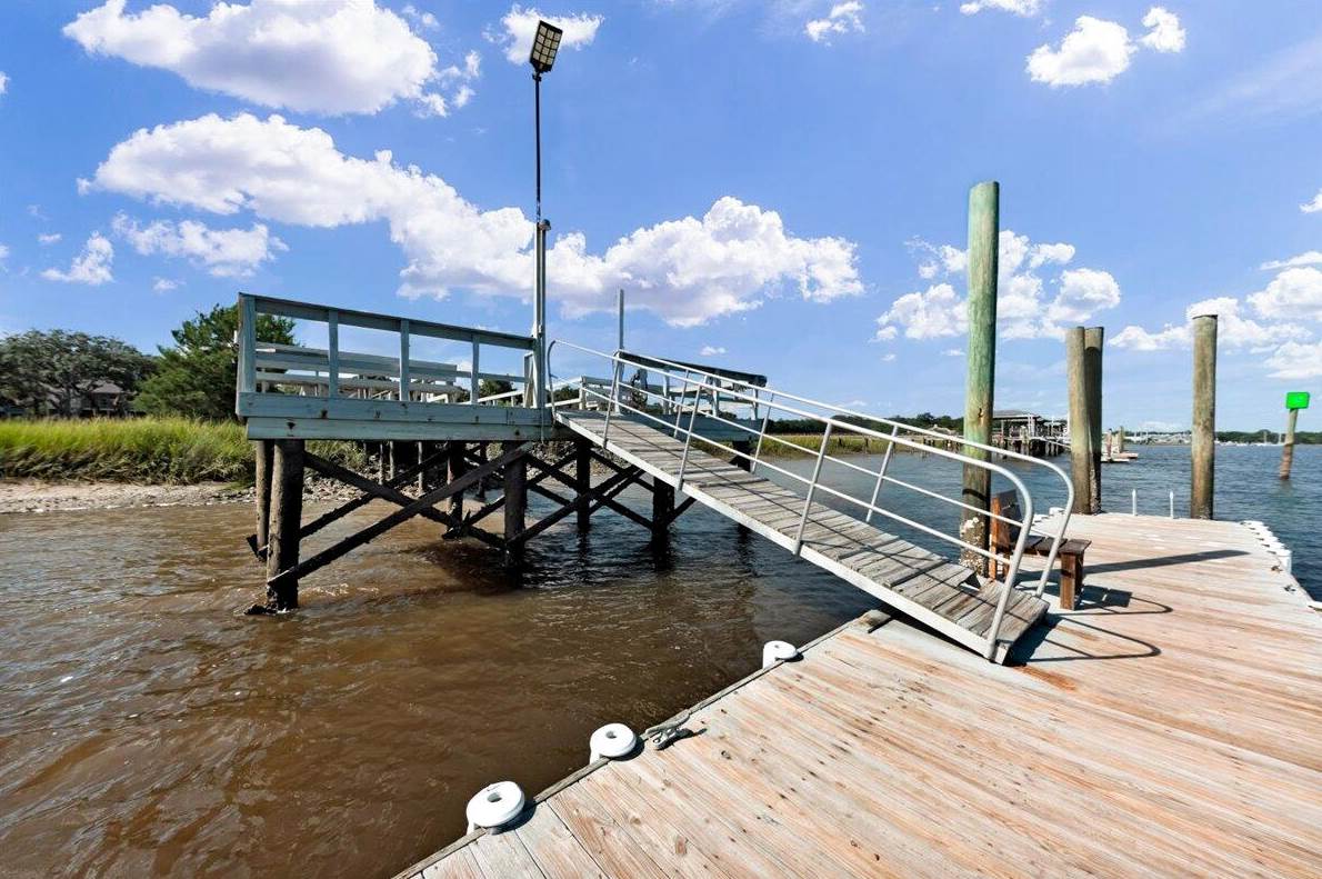 234 Ashmont Dr, Charleston SC 29492-7811 exterior