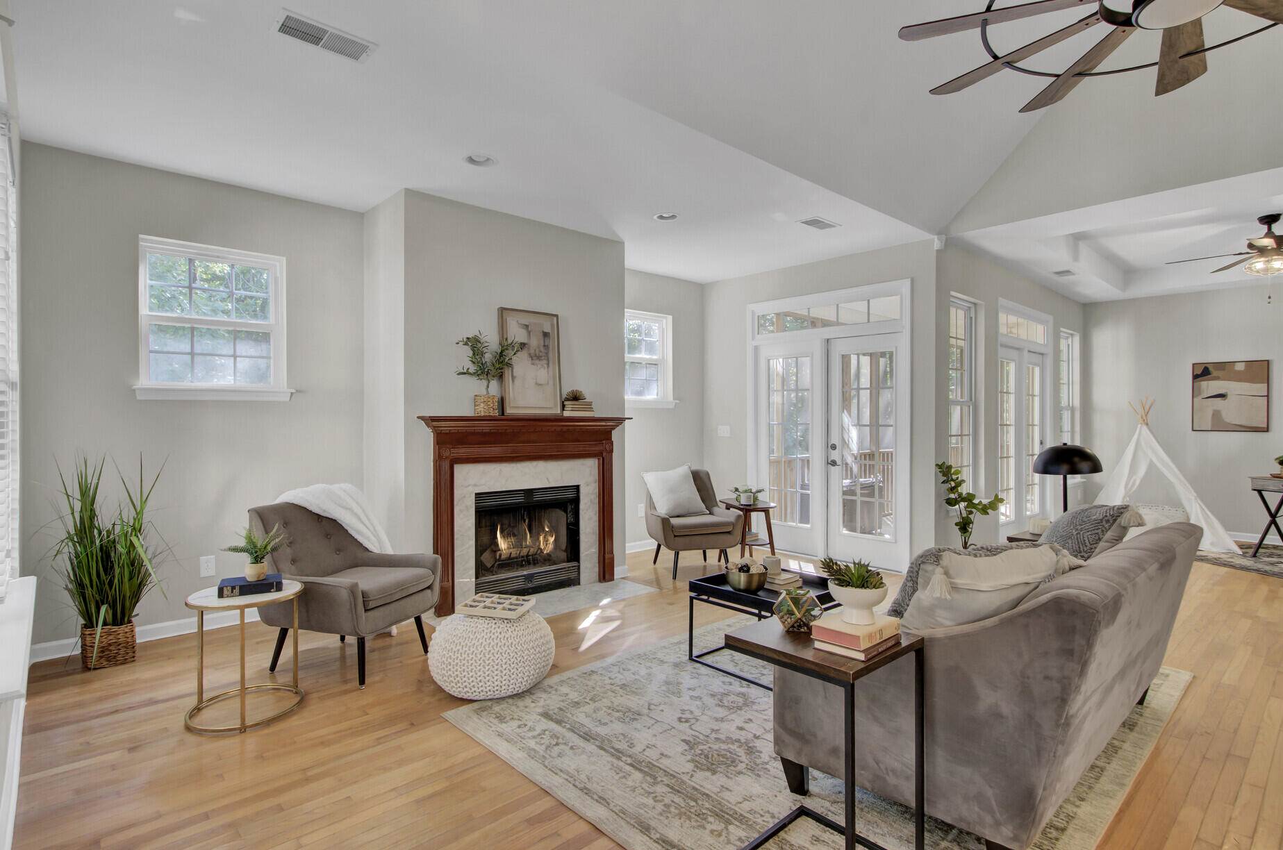 1855 Oleander Ct, Charleston, SC 29414-5731