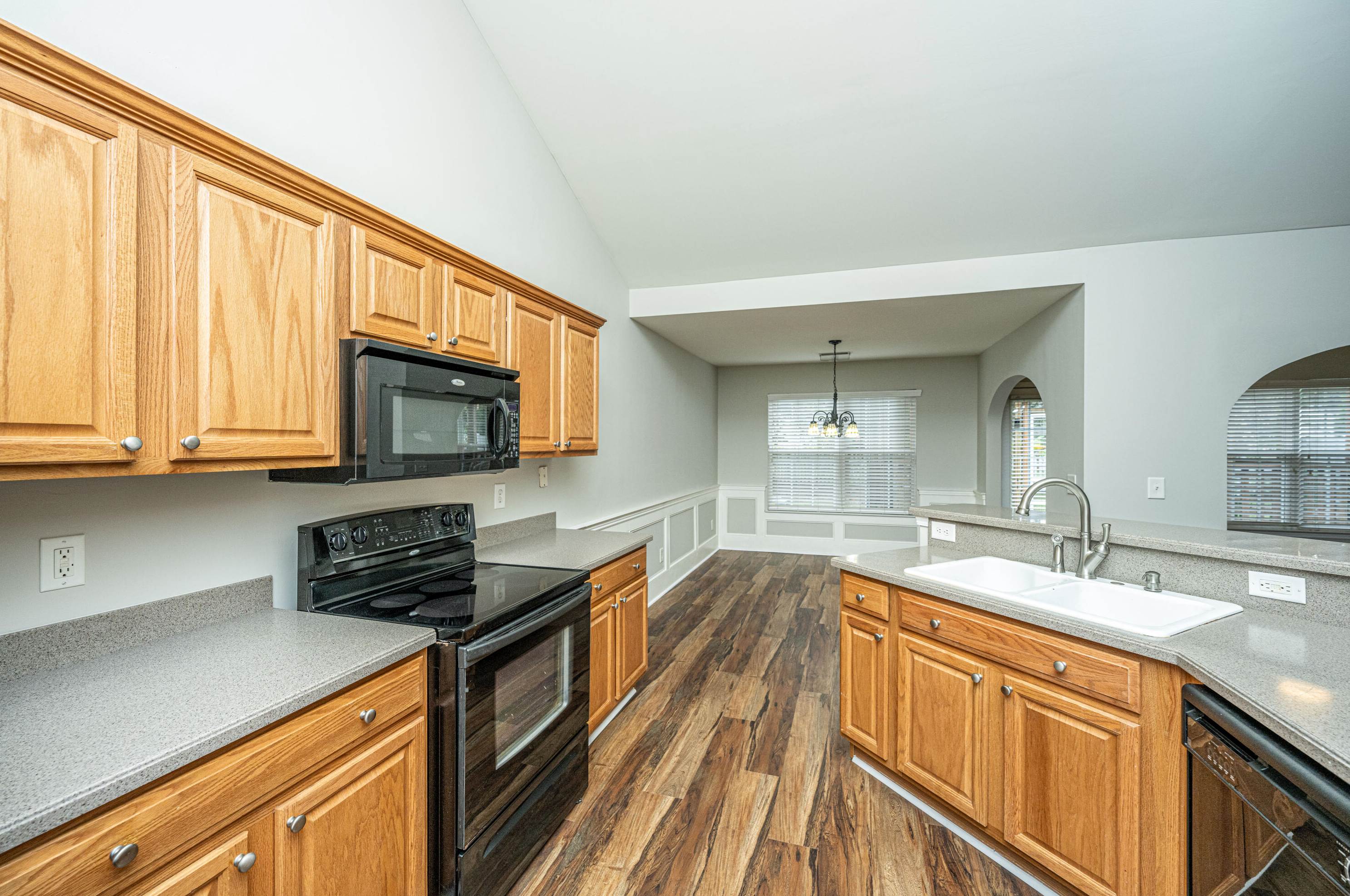 1126 Ole Oak Dr, Charleston, SC 29492-8130