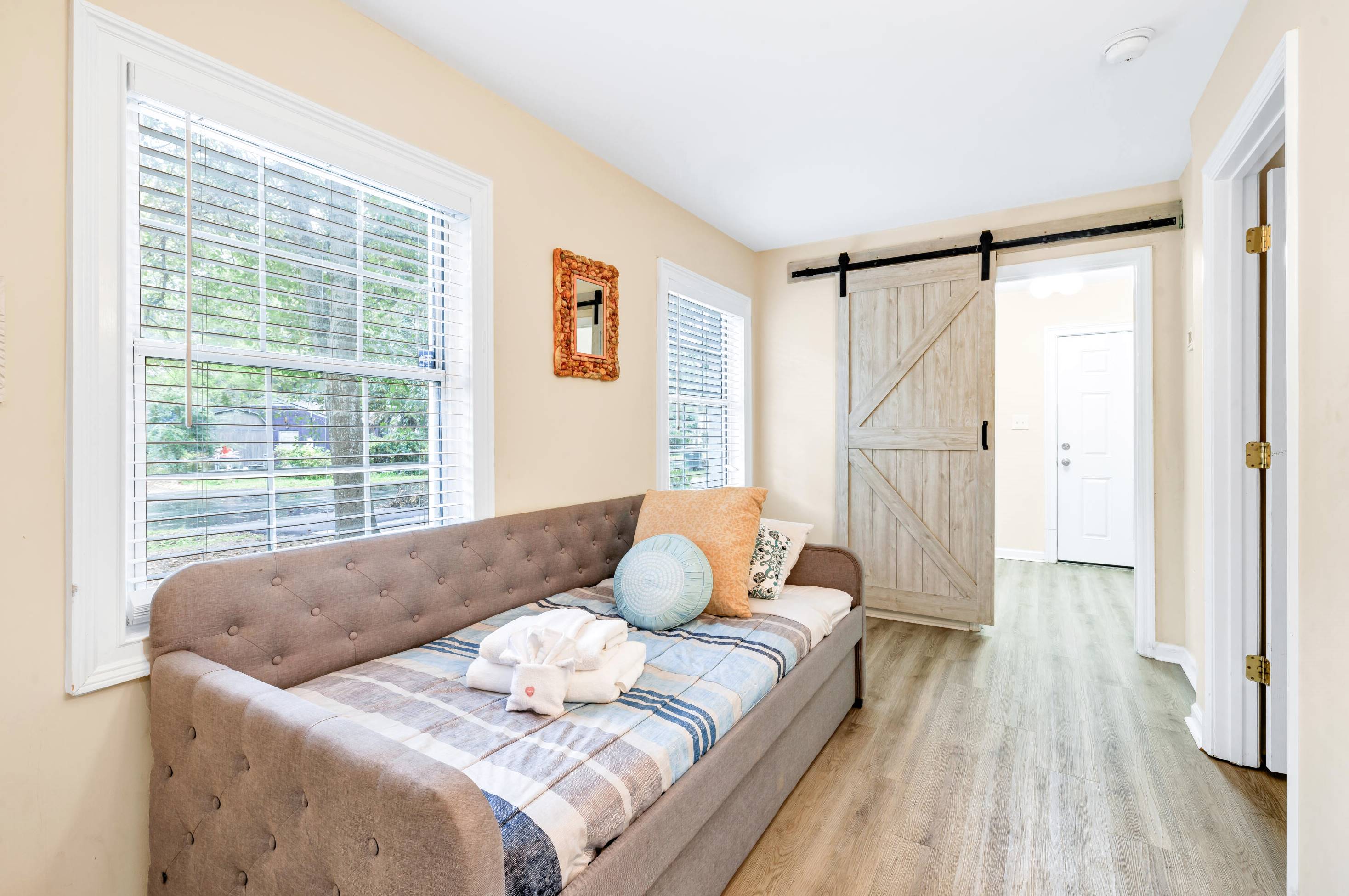 1208 Jones St, Charleston SC 29410-2728 exterior