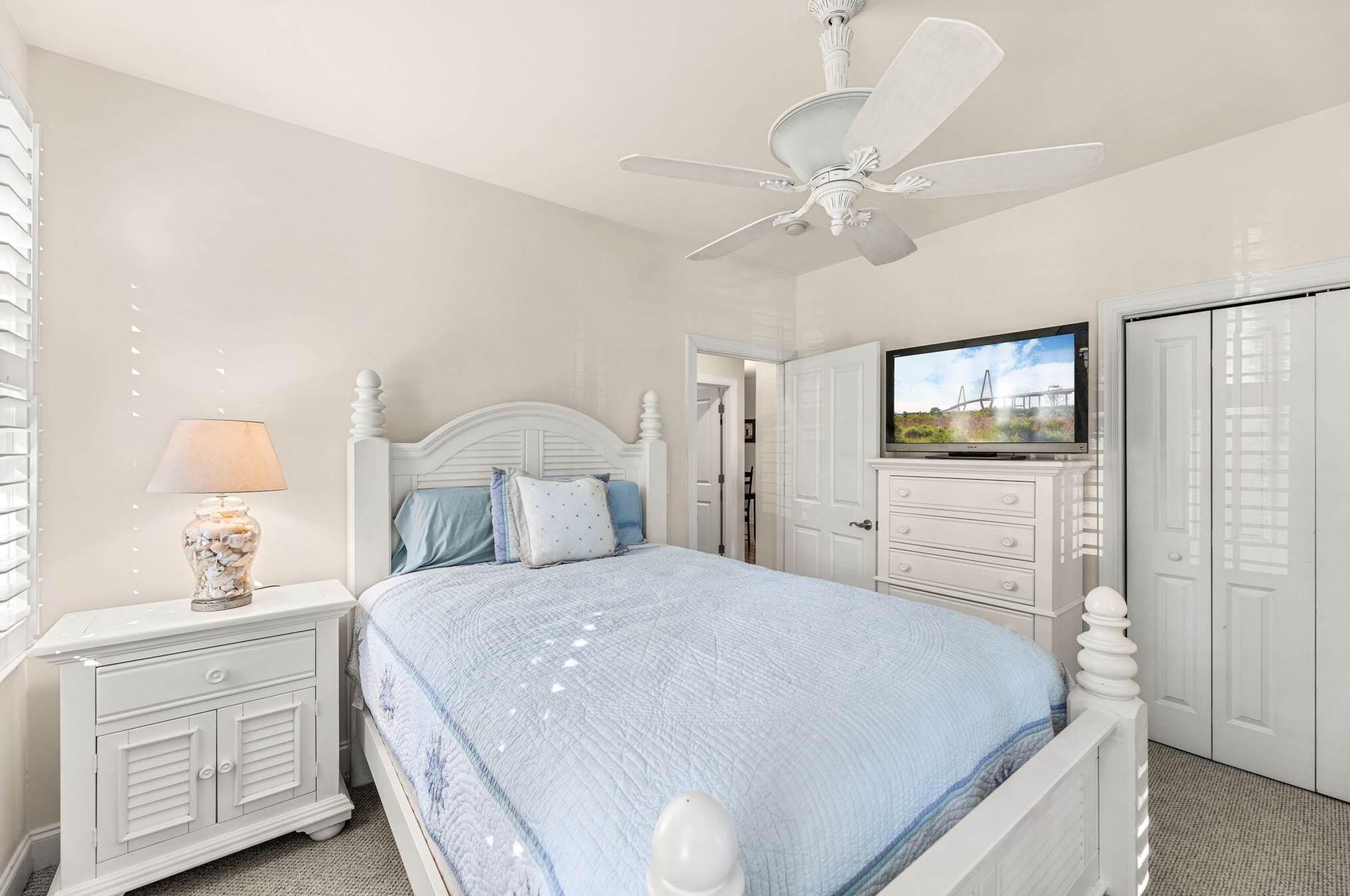 5559 Colonial Chatsworth Cir, Charleston SC  29418-2752 exterior