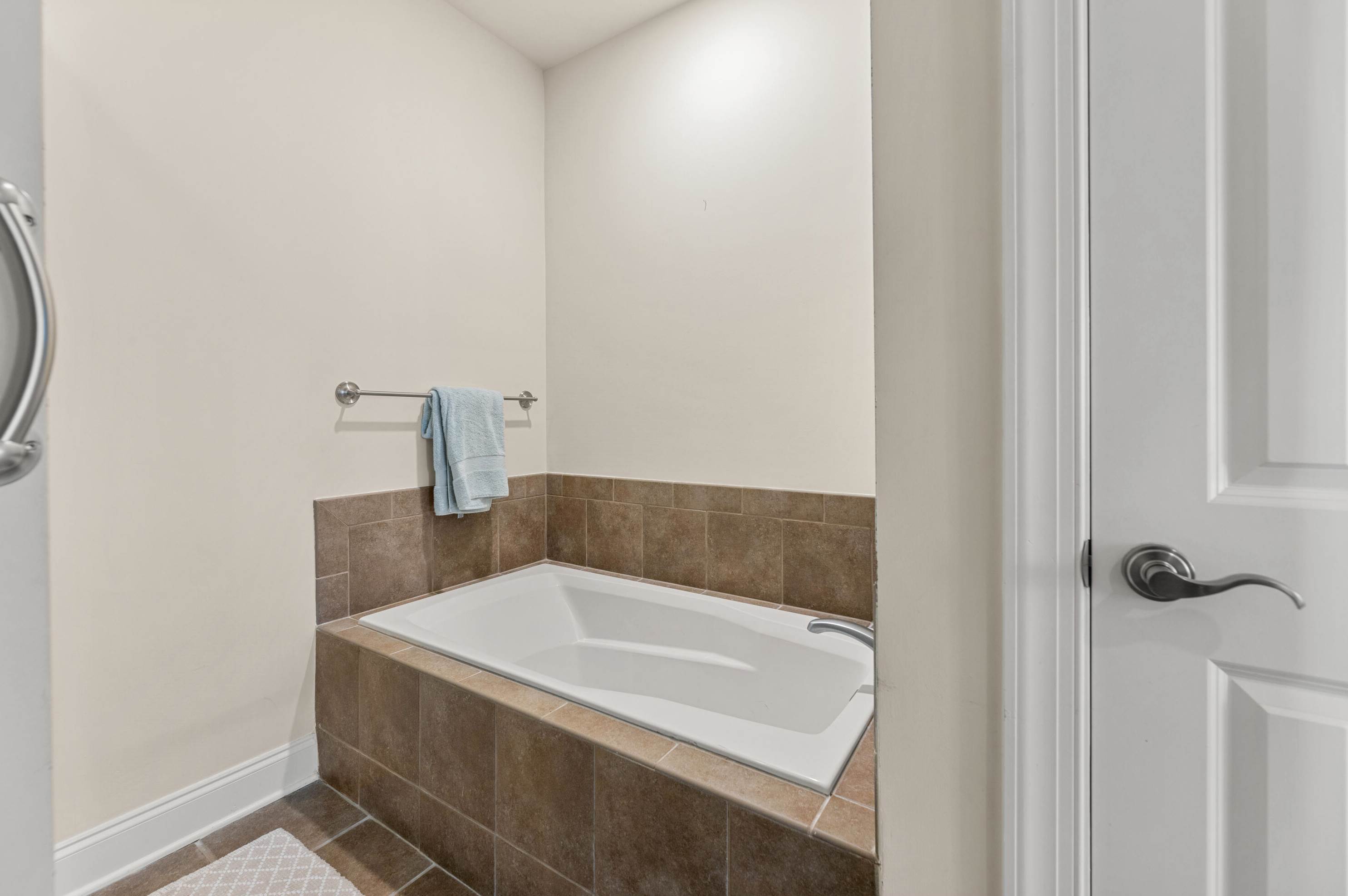 5559 Colonial Chatsworth Cir, Charleston SC  29418-2752 exterior