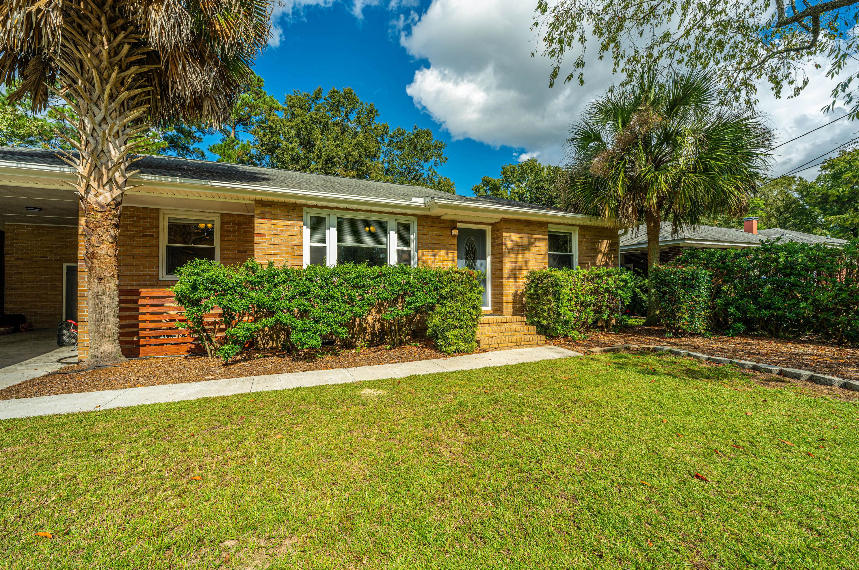 7008 Terrace Dr, Charleston, SC 29406-4518