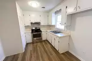 3 Tommy Cir, Goose Creek, SC 29445 - Photo 2