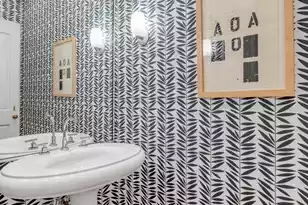 90 Bay Street E, Charleston, SC 29401 - Photo 18