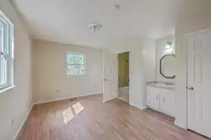 106 Mayrant St, Summerville, SC 29483 - Photo 4