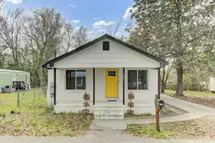 204 Delano St, Saint George, SC 29477 - Photo 2