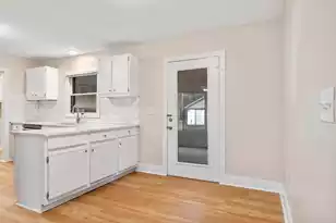 298 Summerset Ln, Summerville, SC 29483 - Photo 10