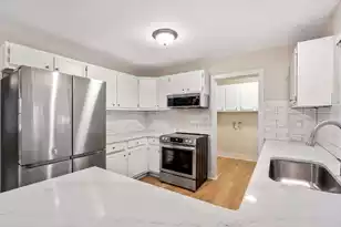 298 Summerset Ln, Summerville, SC 29483 - Photo 6