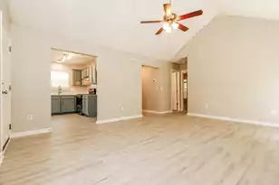 258 Trickle Dr, Summerville, SC 29483 - Photo 4