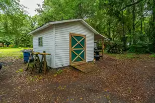 725 Hildebrand Dr, Bonneau, SC 29431 - Photo 38