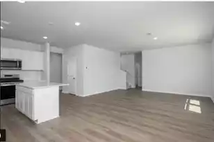 725 Meadowbrook Ln, Summerville, SC 29486 - Photo 4