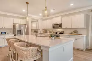 226 Seele St, Summerville, SC 29485 - Photo 2