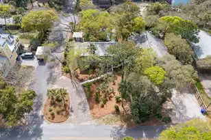 622 Cooper Ave E, Folly Beach, SC 29439 - Photo 2