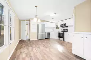 1217 Birch Dr, Summerton, SC 29148 - Photo 4