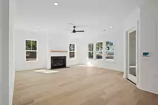 100 Carolina Ave E, Summerville, SC 29483 - Photo 4