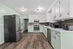 245 Lake Dr, Summerville, SC 29483 - Photo 6