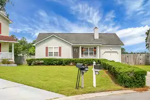 8692 Bentwood Dr, North Charleston, SC 29406 - Photo 2