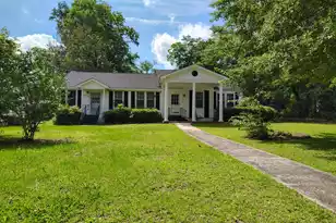 406 Thames St, Manning, SC 29102 - Photo 6