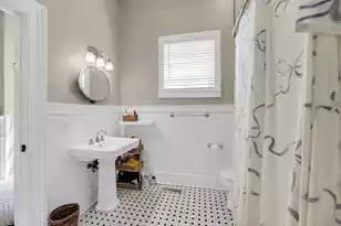 68 Vanderhorst St, Charleston, SC 29403 - Photo 12