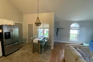 1304 Cadet Ct, Mount Pleasant, SC 29466 - Photo 4