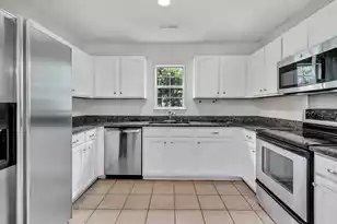 5134 Thornton Dr, Summerville, SC 29485 - Photo 4