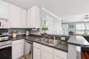 1678 Lauda Dr, Mount Pleasant, SC 29464 - Photo 12