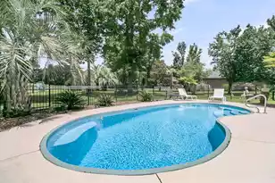 697 Hamlet Cir, Goose Creek, SC 29445 - Photo 2