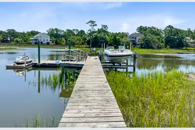 2196 Beckenham Drive, Mount Pleasant, SC 29466 - Photo 4