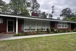 201 Overhill Dr, Walterboro, SC 29488 - Photo 2