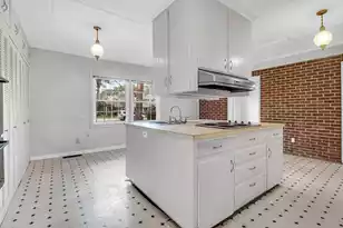 1006 Lakeview Dr, Mount Pleasant, SC 29464 - Photo 8