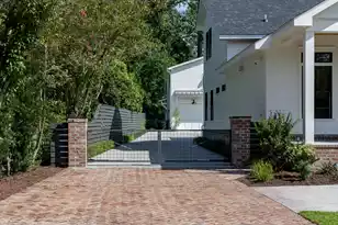 1657 Pierpont Ave, Charleston, SC 29414 - Photo 2