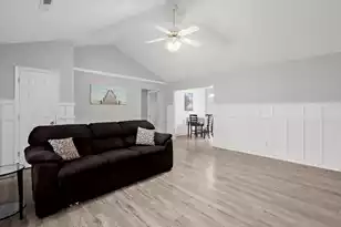 109 Wisteria Ct, Summerville, SC 29486 - Photo 6