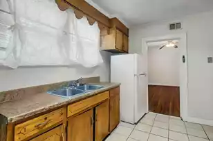 4 Poplar St, Charleston, SC 29403 - Photo 8