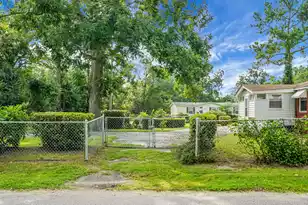 174 Roosevelt Dr, Saint Stephen, SC 29479 - Photo 4