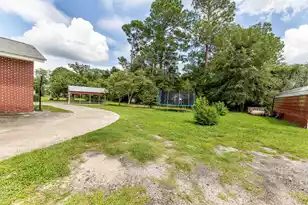 319 Hampton Street E, Elloree, SC 29047 - Photo 4