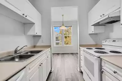 1833 Chatelain Way, Mount Pleasant, SC 29464 - Photo 6