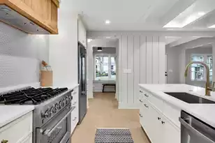 1452 Glencoe Dr, Mount Pleasant, SC 29464 - Photo 6