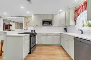 2078 St James Dr, Charleston, SC 29412 - Photo 8