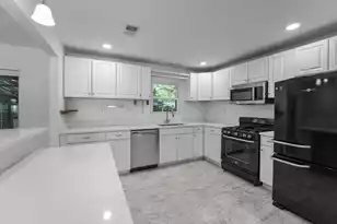 1749 Lady Ashley St, Charleston, SC 29412 - Photo 12